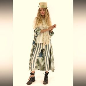 SOLD Magnolia Pearl Whistlestop Underjohns